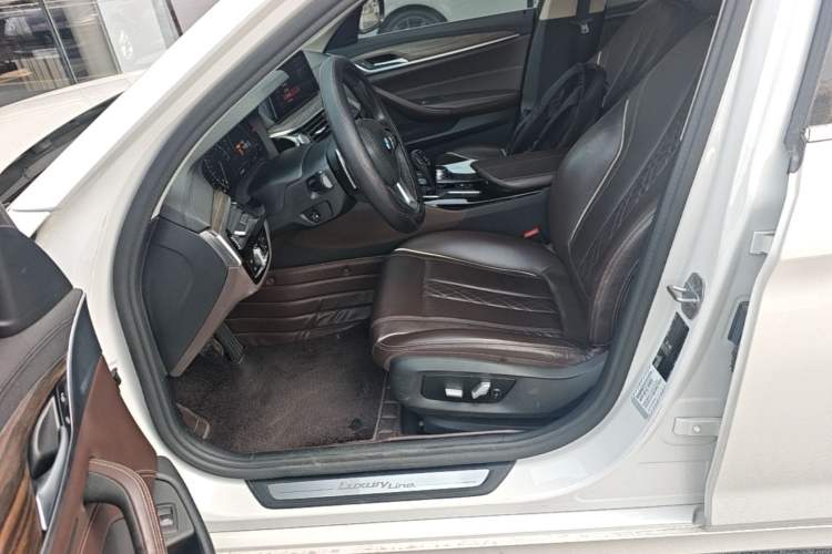 Used BMW 5 Series 2019 530Li Leading Model Luxury Package Left Front Seat