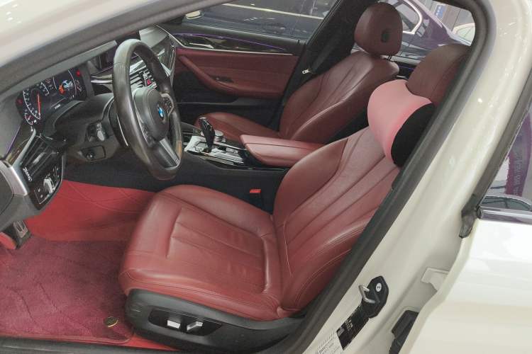 Used BMW 5 Series 2019 530Li Leading Model M Sport Package Left Front Seat
