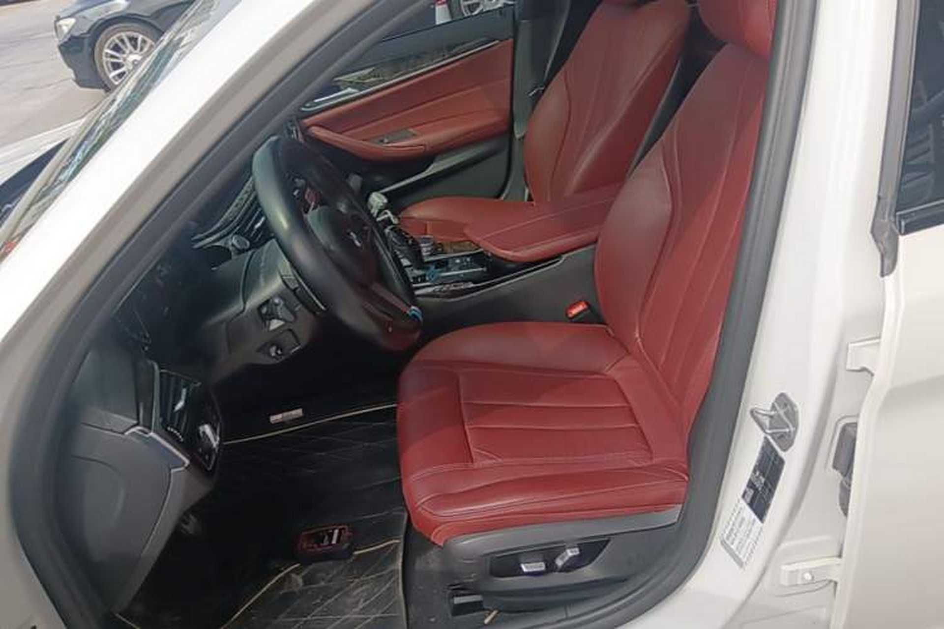Used BMW 5 Series 2019 530Li Leading Model M Sport Package Left Front Seat