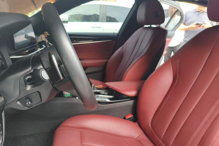 Used BMW 5 Series 2019 Facelifted 530Li Leading Edition M Sport Package Left Front Seat