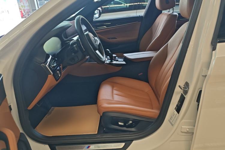 Used BMW 5 Series 2019 530Li Leading Model M Sport Package Left Front Seat