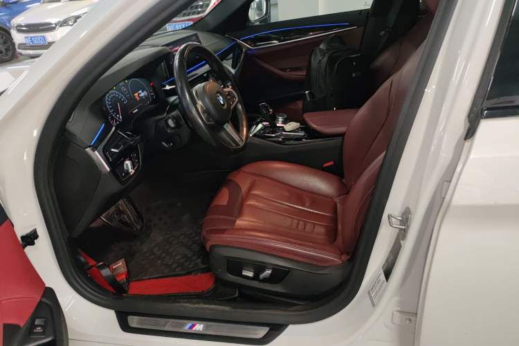 Used BMW 5 Series 2019 Facelifted 530Li Leading Edition M Sport Package Left Front Seat