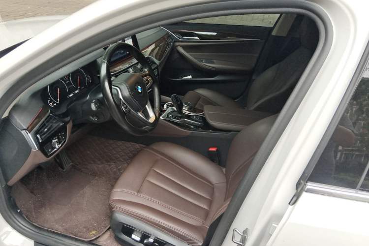 Used BMW 5 Series 2019 Facelifted 525Li Luxury Package Left Front Seat