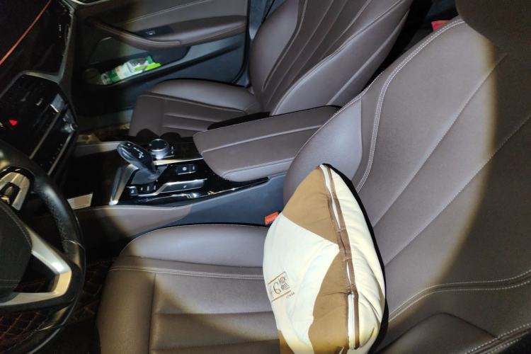 Used BMW 5 Series 2019 525Li Luxury Package Left Front Seat