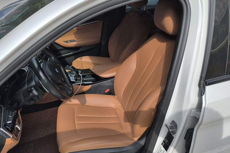 Used BMW 5 Series 2019 530Li Leading Model M Sport Package Left Front Seat
