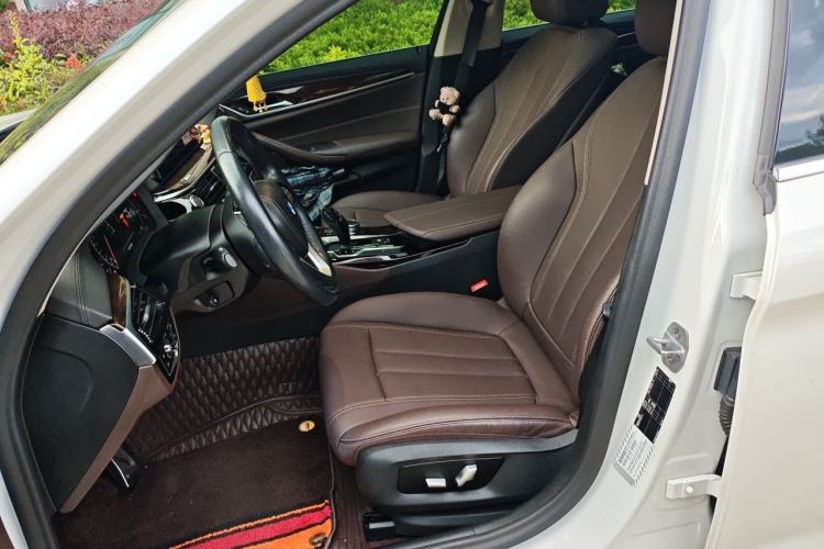 Used BMW 5 Series 2019 525Li Luxury Package Left Front Seat