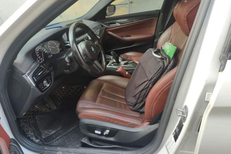 Used BMW 5 Series 2019 Facelifted 530Li Leading Edition M Sport Package Left Front Seat