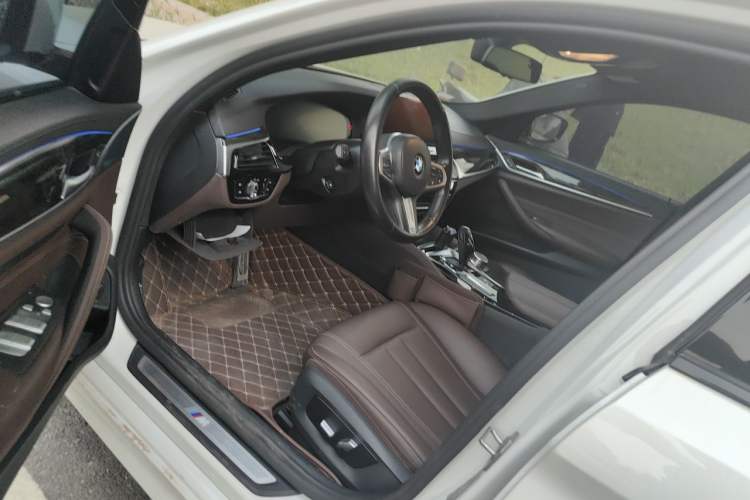 Used BMW 5 Series 2019 525Li M Sport Package Left Front Seat