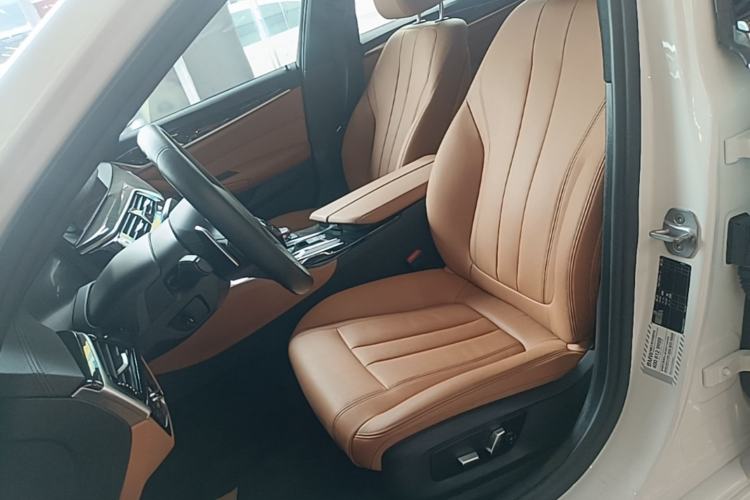 Used BMW 5 Series 2019 530Li Leading Model M Sport Package Left Front Seat