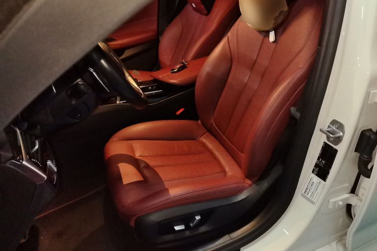 Used BMW 5 Series 2019 Facelifted 530Li Leading Edition M Sport Package Left Front Seat