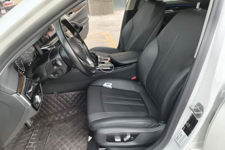 Used BMW 5 Series 2019 Facelifted 525Li Luxury Package Left Front Seat