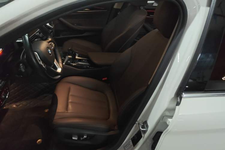 Used BMW 5 Series 2019 525Li Luxury Package Left Front Seat