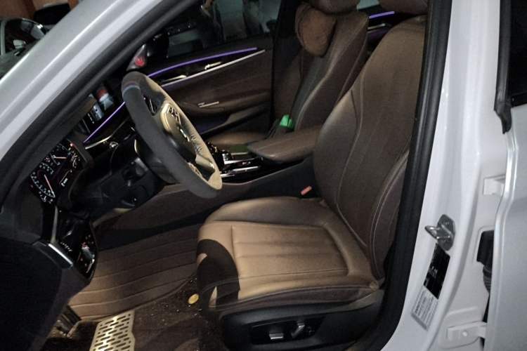Used BMW 5 Series 2019 525Li M Sport Package Left Front Seat