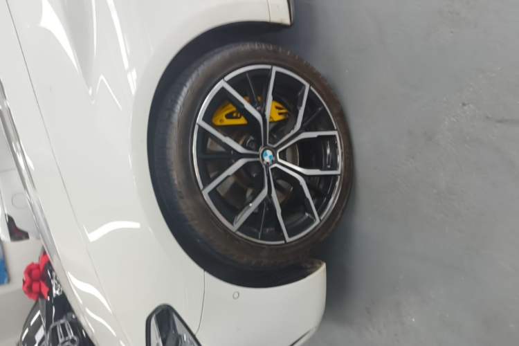 Used BMW 5 Series 2019 Facelifted 530i M Sport Package Left Front Wheel Hub
