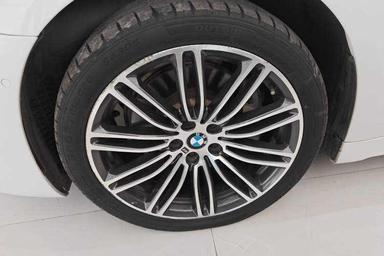 Used BMW 5 Series 2019 530Li Leading Model M Sport Package Left Front Wheel Hub