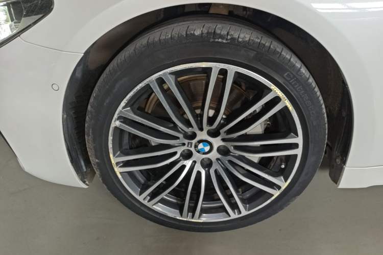 Used BMW 5 Series 2019 530Li Luxury Edition M Sport Package Left Front Wheel Hub