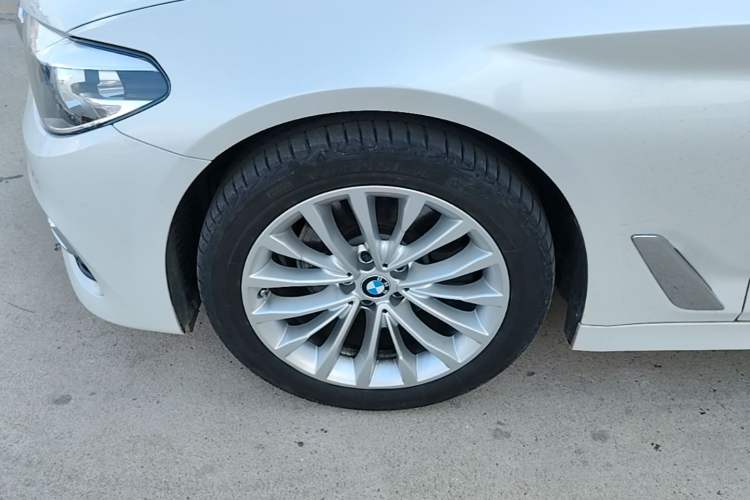 Used BMW 5 Series 2019 Facelifted 525Li Luxury Package Left Front Wheel Hub