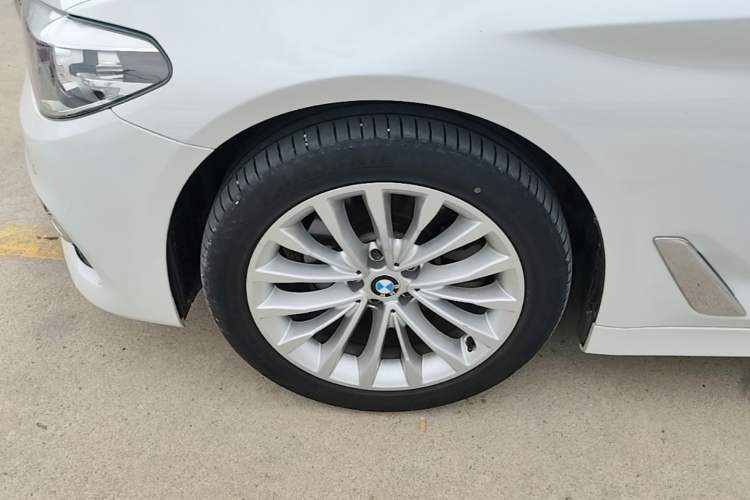 Used BMW 5 Series 2019 525Li Luxury Package Left Front Wheel Hub