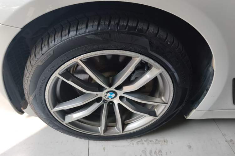Used BMW 5 Series 2019 525Li M Sport Package Left Front Wheel Hub