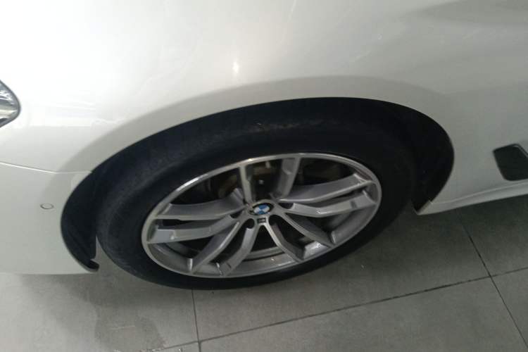 Used BMW 5 Series 2019 Restyled 525Li M Sport Package Left Front Wheel Hub
