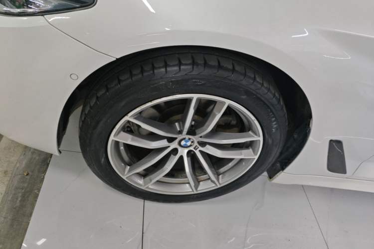Used BMW 5 Series 2019 Restyled 525Li M Sport Package Left Front Wheel Hub