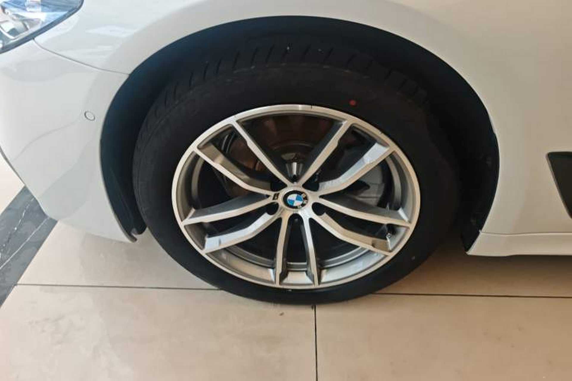 Used BMW 5 Series 2019 525Li M Sport Package Left Front Wheel Hub