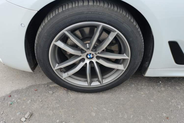 Used BMW 5 Series 2019 Restyled 525i M Sport Package Left Front Wheel Hub