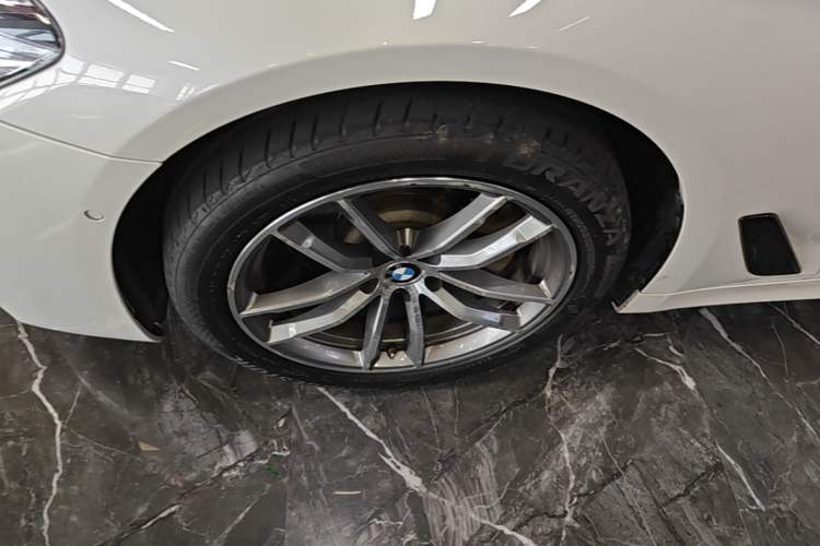 Used BMW 5 Series 2019 Restyled 525Li M Sport Package Left Front Wheel Hub