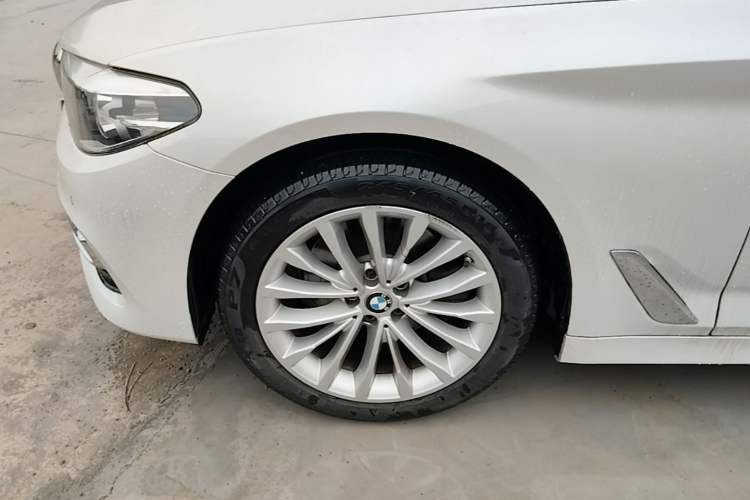 Used BMW 5 Series 2019 Facelifted 525Li Luxury Package Left Front Wheel Hub