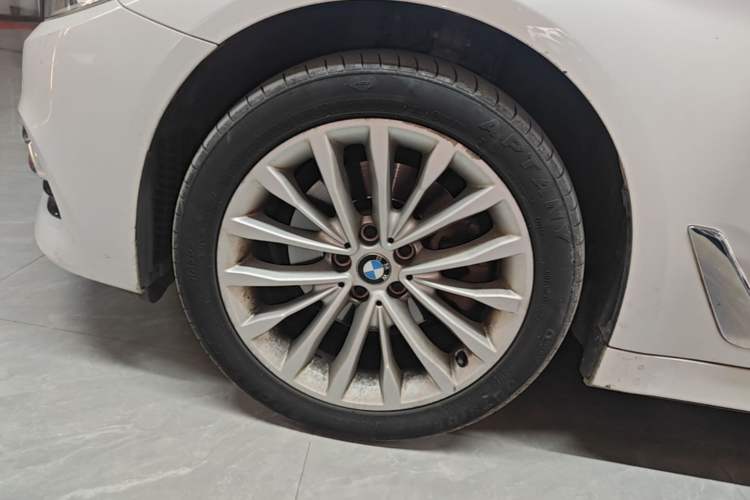 Used BMW 5 Series 2019 525Li Luxury Package Left Front Wheel Hub