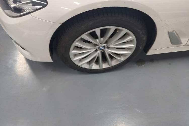 Used BMW 5 Series 2019 525Li Luxury Package Left Front Wheel Hub