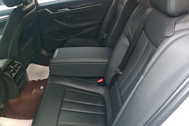 Used BMW 5 Series 2019 525Li Luxury Package Left Rear Seat