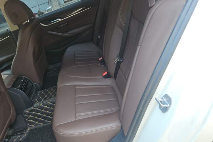 Used BMW 5 Series 2019 525Li Luxury Package Left Rear Seat