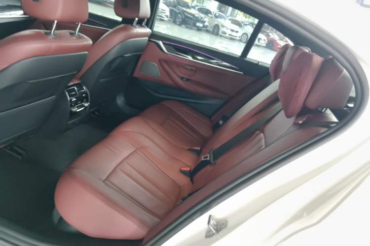 Used BMW 5 Series 2019 Restyled 530Li Luxury Edition M Sport Package Left Rear Seat