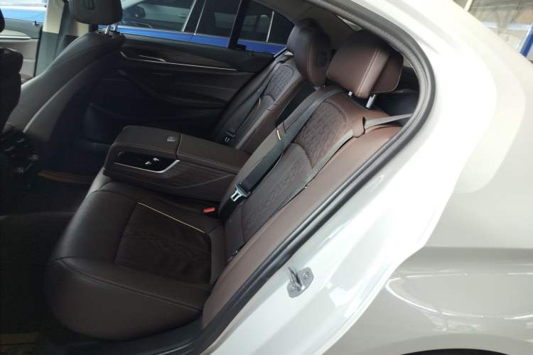 Used BMW 5 Series 2019 530Li xDrive Luxury Package Left Rear Seat
