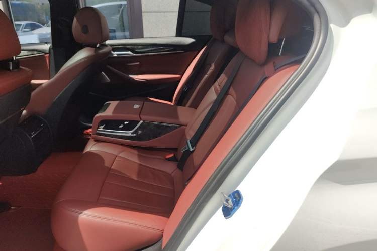 Used BMW 5 Series 2019 530Li Leading Model M Sport Package Left Rear Seat