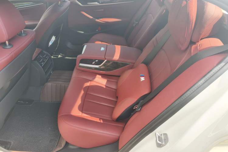 Used BMW 5 Series 2019 Facelifted 530Li Leading Edition M Sport Package Left Rear Seat