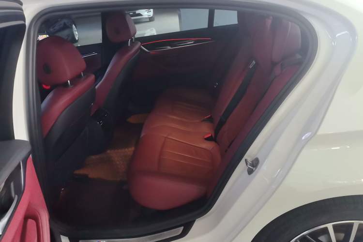 Used BMW 5 Series 2019 Facelifted 530Li Leading Edition M Sport Package Left Rear Seat