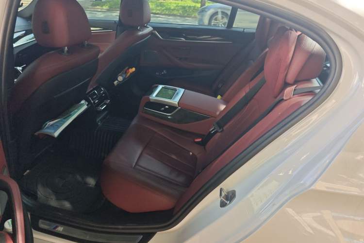 Used BMW 5 Series 2019 Restyled 530Li Luxury Edition M Sport Package Left Rear Seat