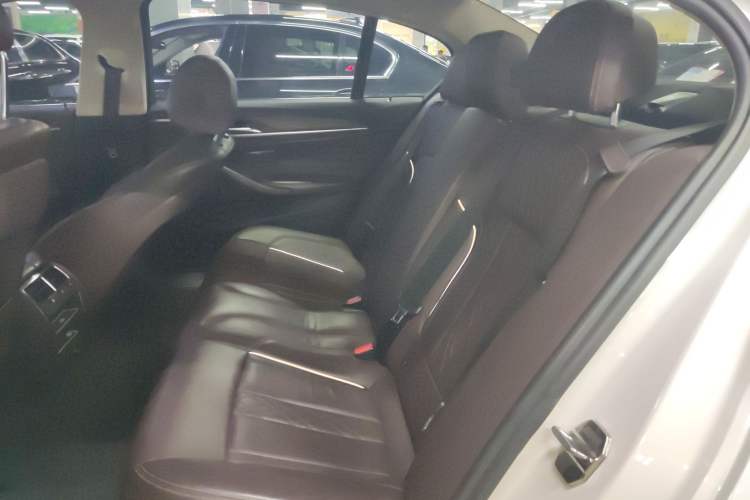 Used BMW 5 Series 2019 530Li Leading Model Luxury Package Left Rear Seat