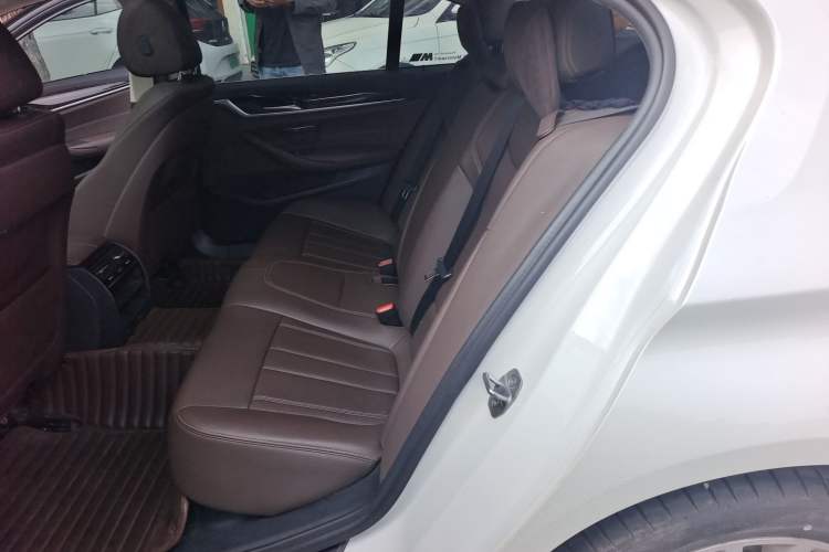 Used BMW 5 Series 2019 Facelifted 525Li Luxury Package Left Rear Seat