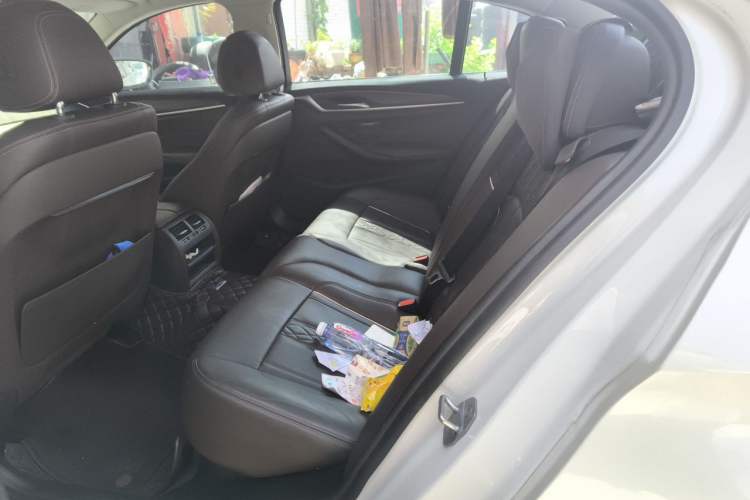 Used BMW 5 Series 2019 530Li Leading Model Luxury Package Left Rear Seat