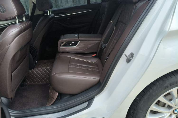 Used BMW 5 Series 2019 Facelifted 530Li Leading Edition Luxury Package Left Rear Seat
