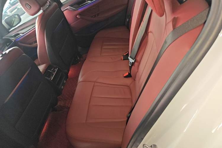 Used BMW 5 Series 2019 530Li Leading Model M Sport Package Left Rear Seat