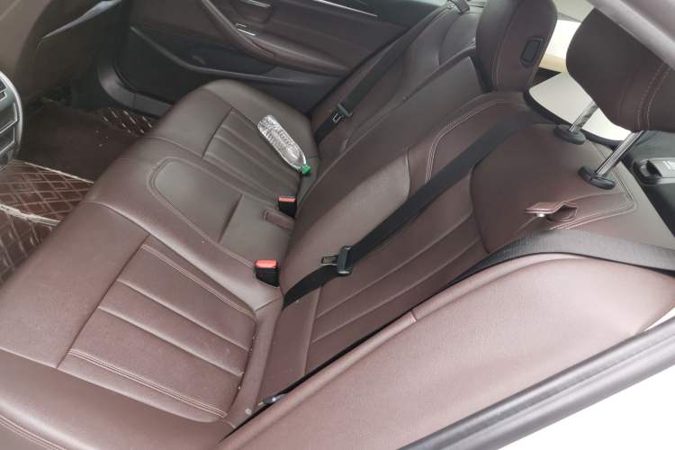 Used BMW 5 Series 2019 Facelifted 525Li Luxury Package Left Rear Seat