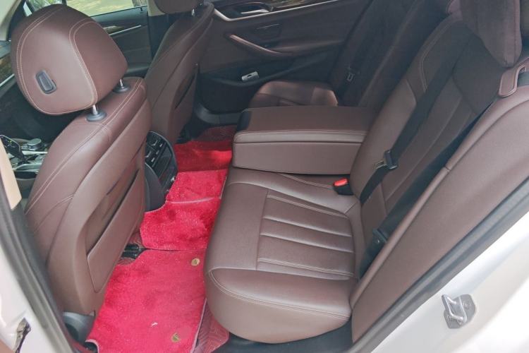 Used BMW 5 Series 2019 525Li Luxury Package Left Rear Seat