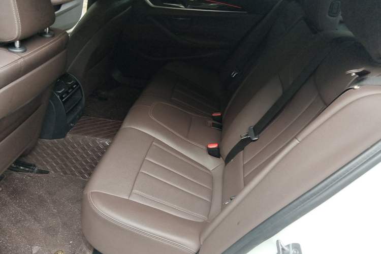 Used BMW 5 Series 2019 Facelifted 525Li Luxury Package Left Rear Seat