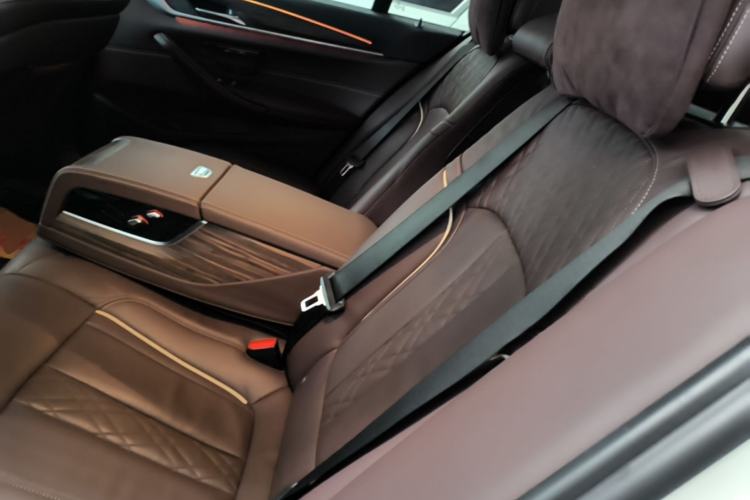 Used BMW 5 Series 2019 Facelifted 530Li Leading Edition Luxury Package Left Rear Seat