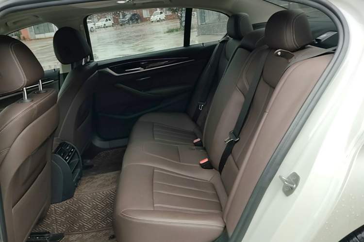 Used BMW 5 Series 2019 Facelifted 525Li Luxury Package Left Rear Seat