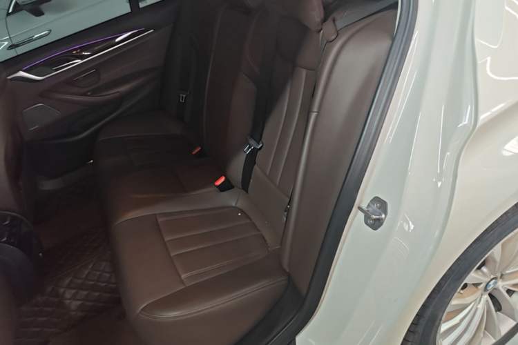 Used BMW 5 Series 2019 525Li Luxury Package Left Rear Seat